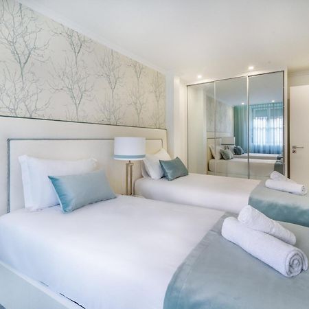 Whome City Chic Escape: Your Stylish Haven In Downtown Lisboa Extérieur photo