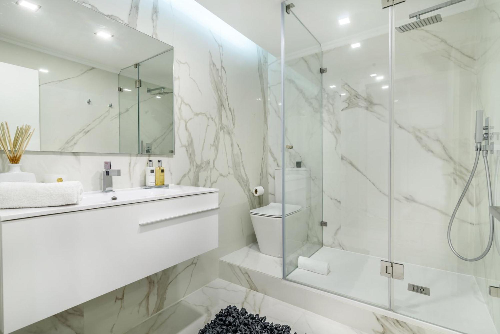 Whome City Chic Escape: Your Stylish Haven In Downtown Lisboa Extérieur photo