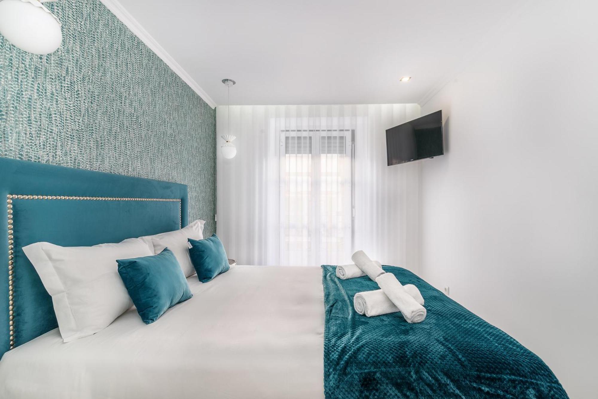 Whome City Chic Escape: Your Stylish Haven In Downtown Lisboa Extérieur photo
