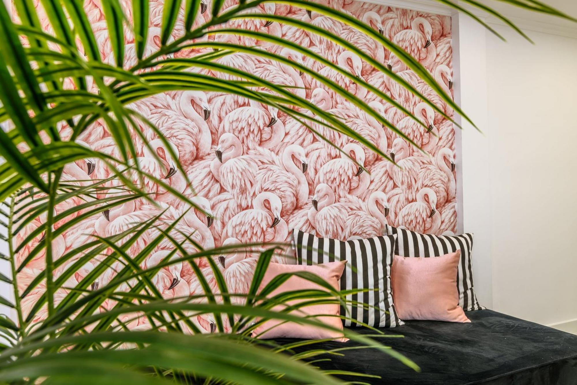 Whome City Chic Escape: Your Stylish Haven In Downtown Lisboa Extérieur photo